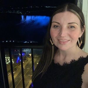 Meet your Posher, Dawna